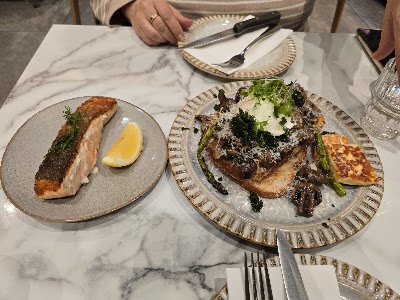 Times Cranbourne Cafe and Restaurant atmosphere