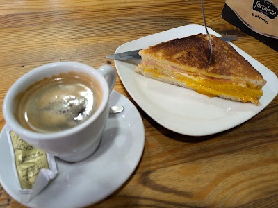 Cafetería Avemay atmosphere