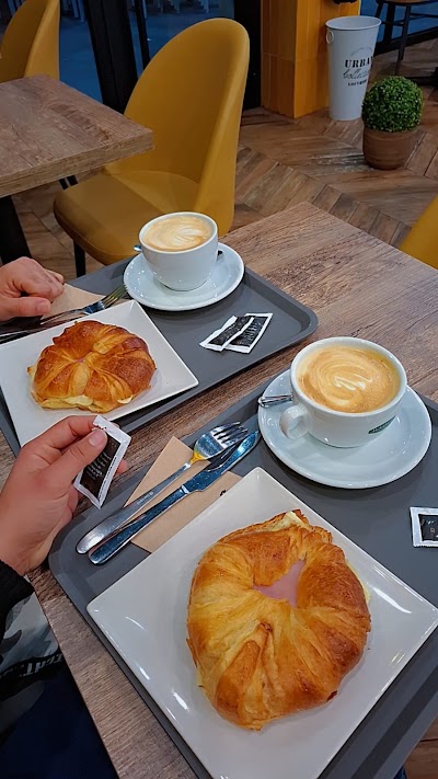 Croqant bakes atmosphere