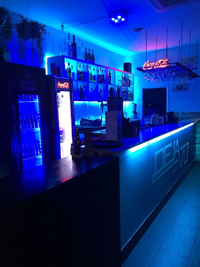 Cafeteria DeJa Vu atmosphere