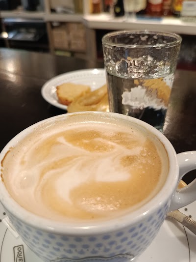 Café Vinatería Reconquista atmosphere