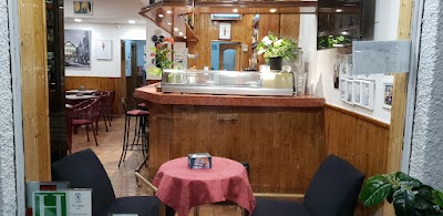 Cafetería Montes atmosphere