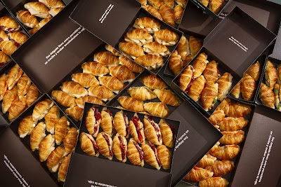 Manolo Bakes atmosphere