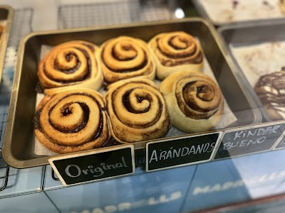 Roli Rolls - Cinnamon Rolls coffee