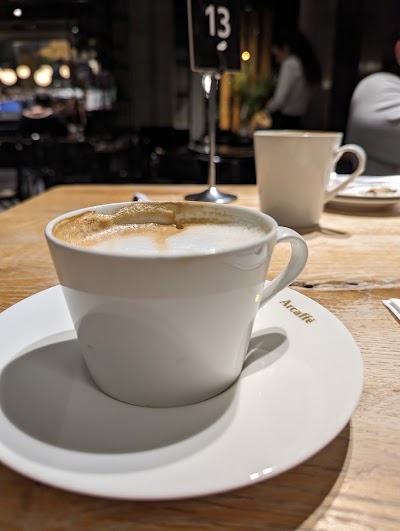Arcaffe Bakery Haifa atmosphere