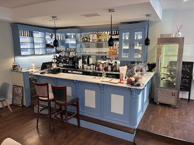 Bistro V40 atmosphere
