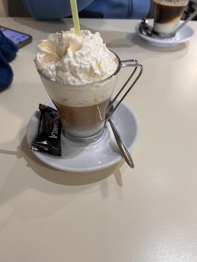 El Cafe Defer atmosphere