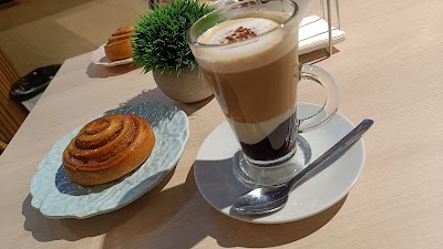 CAFE LAVÉ coffee