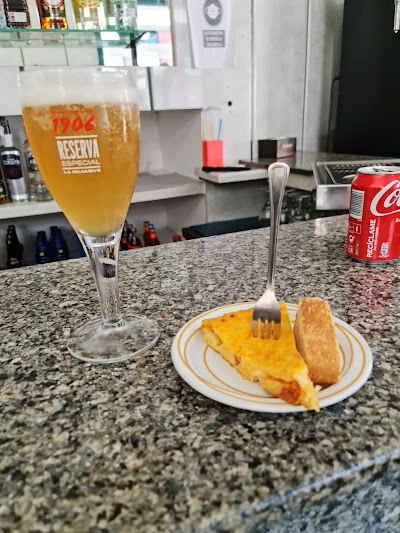 Cafe Bar La Rubia atmosphere