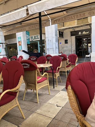 Interior of Cafeteria Es Racó in Palma