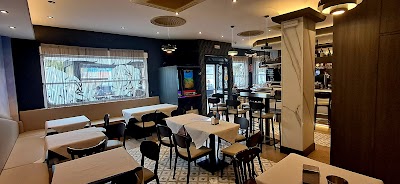 Interior of Cafetería Cervecería Calablanc in Madrid