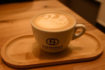 Dos Mundos Coffee Roastery atmosphere