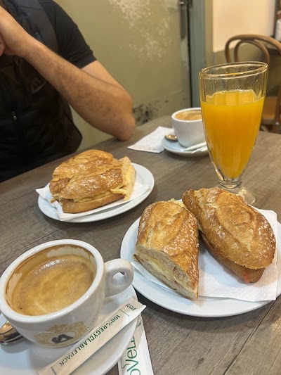 Antico Caffè atmosphere