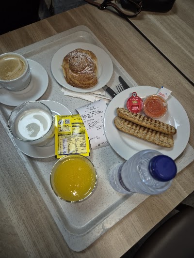 Cafetería hospital Carlos III atmosphere