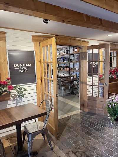 Dunham & Co Café atmosphere