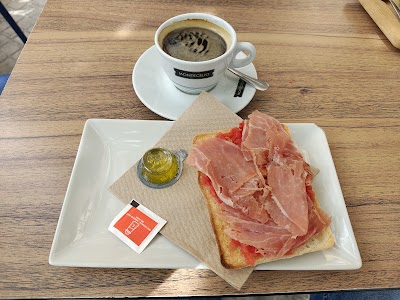 Martel·li Coffee & Bakery atmosphere
