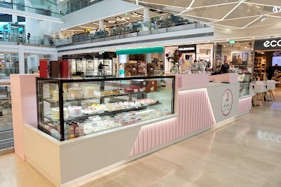 Interior of Armin's Cake Flora in 130 00 Prague