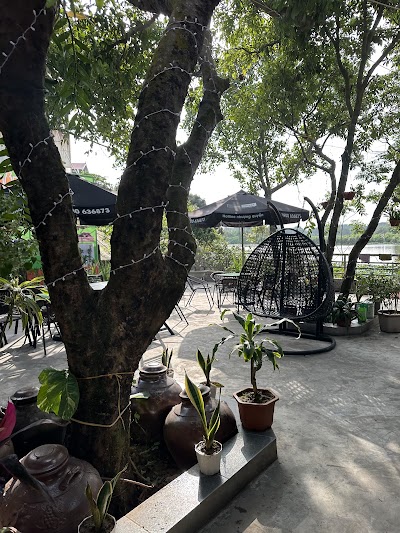Cà phê Cầu Tào atmosphere