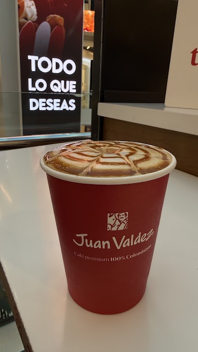 Juan Valdez Café Plenilunio atmosphere