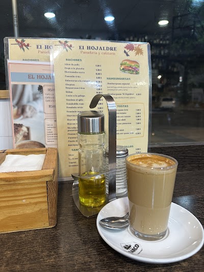 Cafetería El Hojaldre atmosphere
