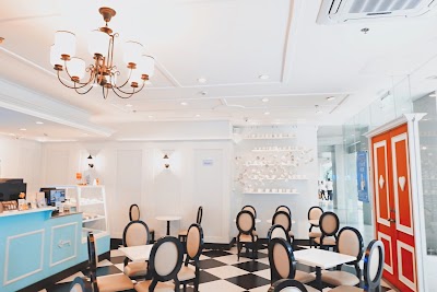 Alice Tea Salon atmosphere