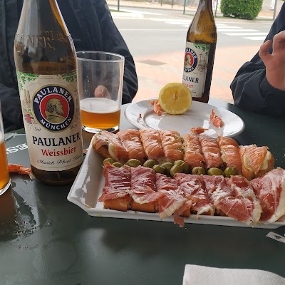 Cafe Bar La Redonda atmosphere