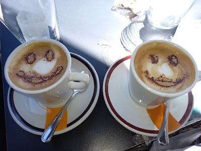 Artesano coffee atmosphere