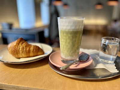 Café GÖTTLICH & FREUD coffee