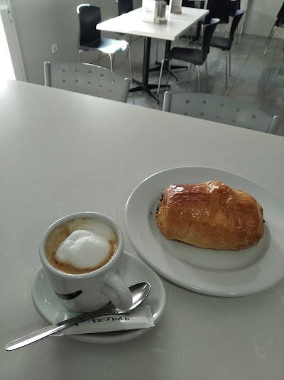 Cafeteria La Guija atmosphere