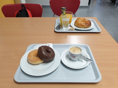 Cafeteria Restaurante El Vasco atmosphere