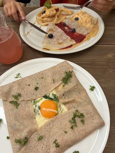 Cafe Creperie Strakaty krlik atmosphere