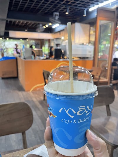May Café & Bakery atmosphere