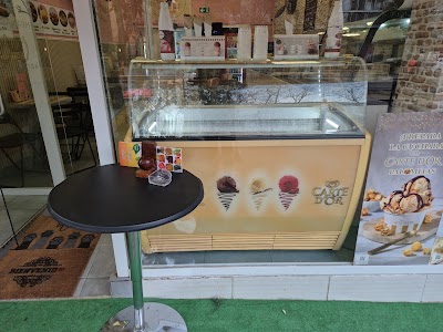 Interior of Cafeteria Le Petit Cardinale in Madrid