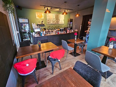 Paul and Tim - Cafe & Bar atmosphere