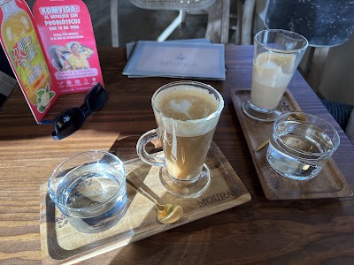 Moura Coffee and Kitchen atmosphere