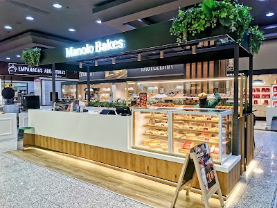 Manolo Bakes atmosphere