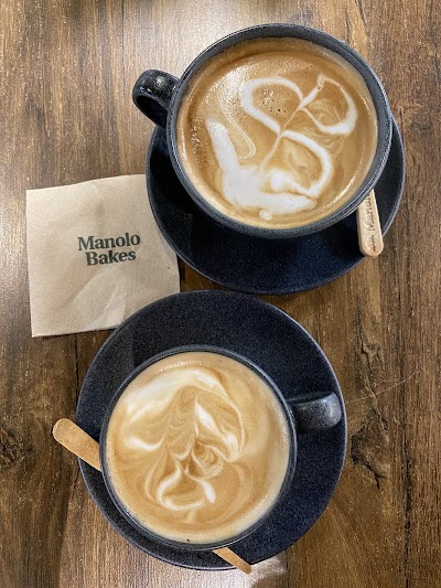 Manolo Bakes atmosphere