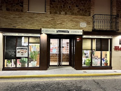 Interior of Cafeteria Esquina de los Antojos in Yuncos