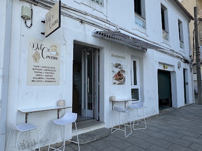 Interior of Dolce Cream in Sanxenxo