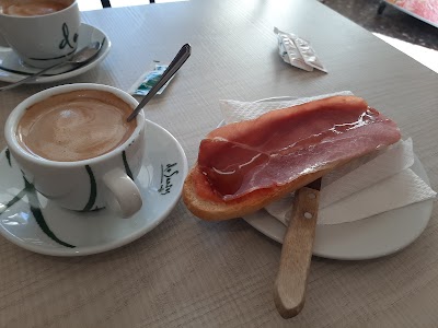 Cafeteria Cerveceria Zafiro atmosphere