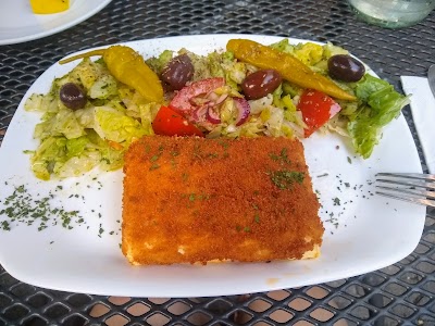 Cafe Bistro Levkos Pyrgos atmosphere