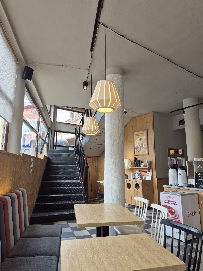 CrossCafe Plzeňská brána atmosphere
