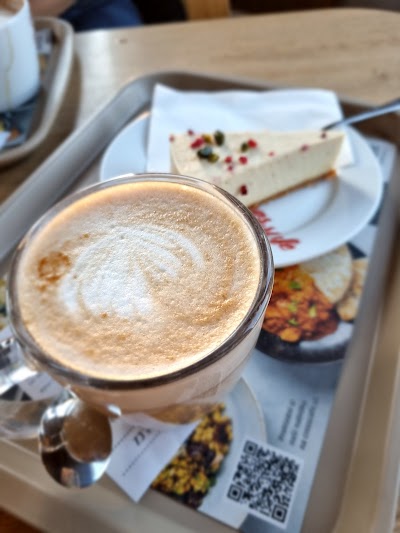 CrossCafe Plzeňská brána coffee