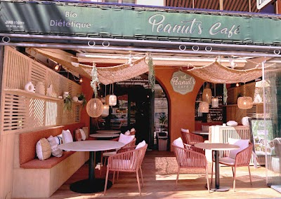 Peanut's Café