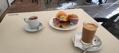 Cafeteria La Esencia atmosphere