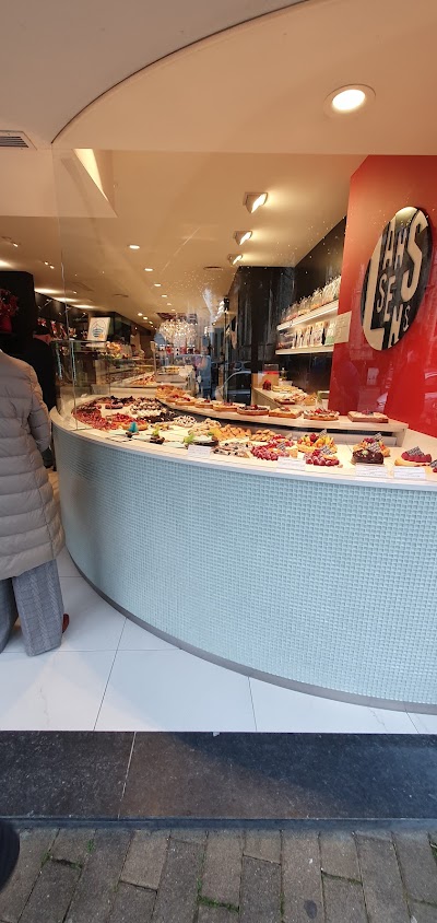 Lanssens Patisserie atmosphere