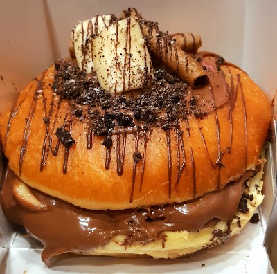 Megas Donuts atmosphere