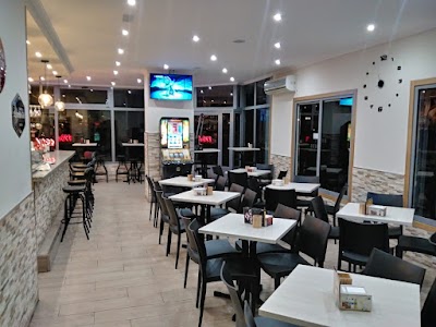 Cafetería Cervecería Joker's atmosphere