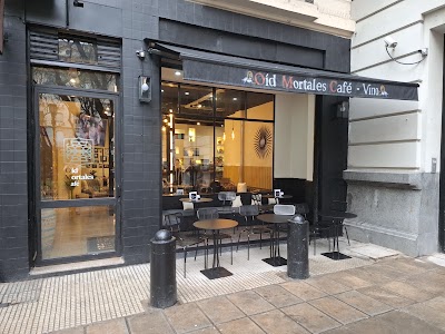 Oid Mortales, cafetería argentina atmosphere