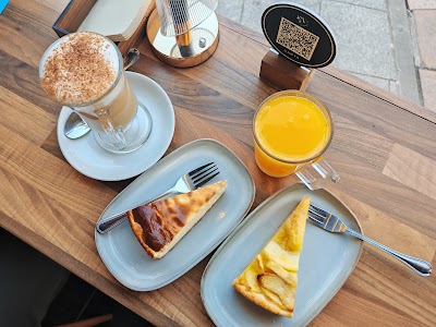 Sin+ Café & Helados atmosphere